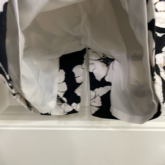 White House Black Market Size 6 Floral Pencil Skirt - Picture 5 of 9